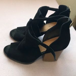 Charlotte Russe heals black size 6